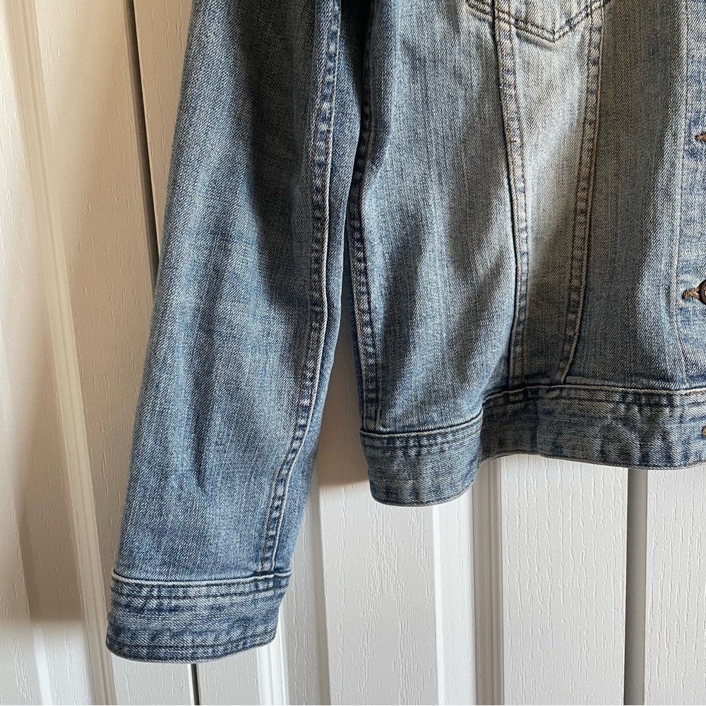 Revolve x Dr Denim Trucker Jean Jacket Women’s M Blue Light Wash Button Faded - Picture 5 of 13